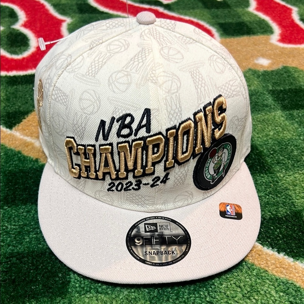 Boston Celtics 2024 NBA Champions New Era 9FIFTY Locker Room Snapback Hat NEW